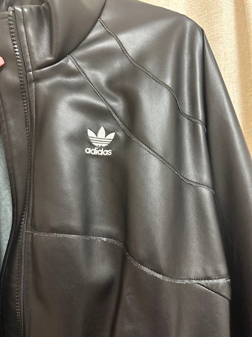 adidas レザー ジャケット