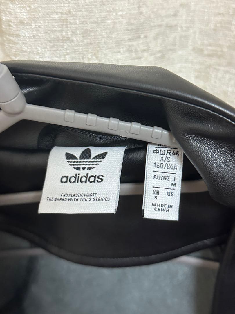 adidas レザー ジャケット