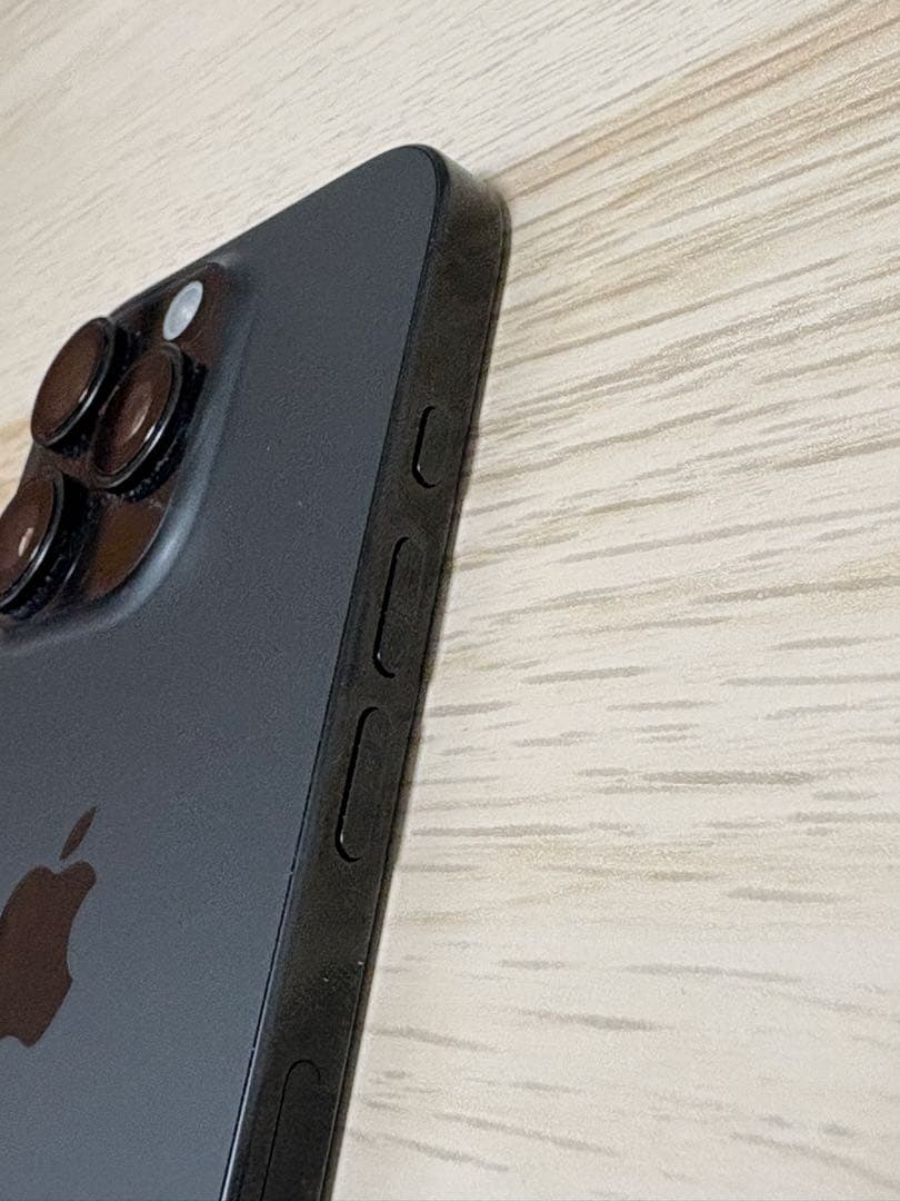 Apple iPhone 16 Pro 本体　256GB 画面不良あり