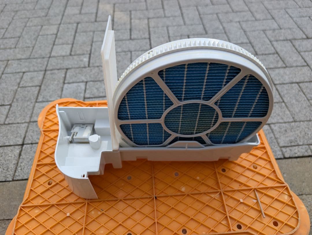 シャープ　加湿空気清浄機　2022　KC-R50-W