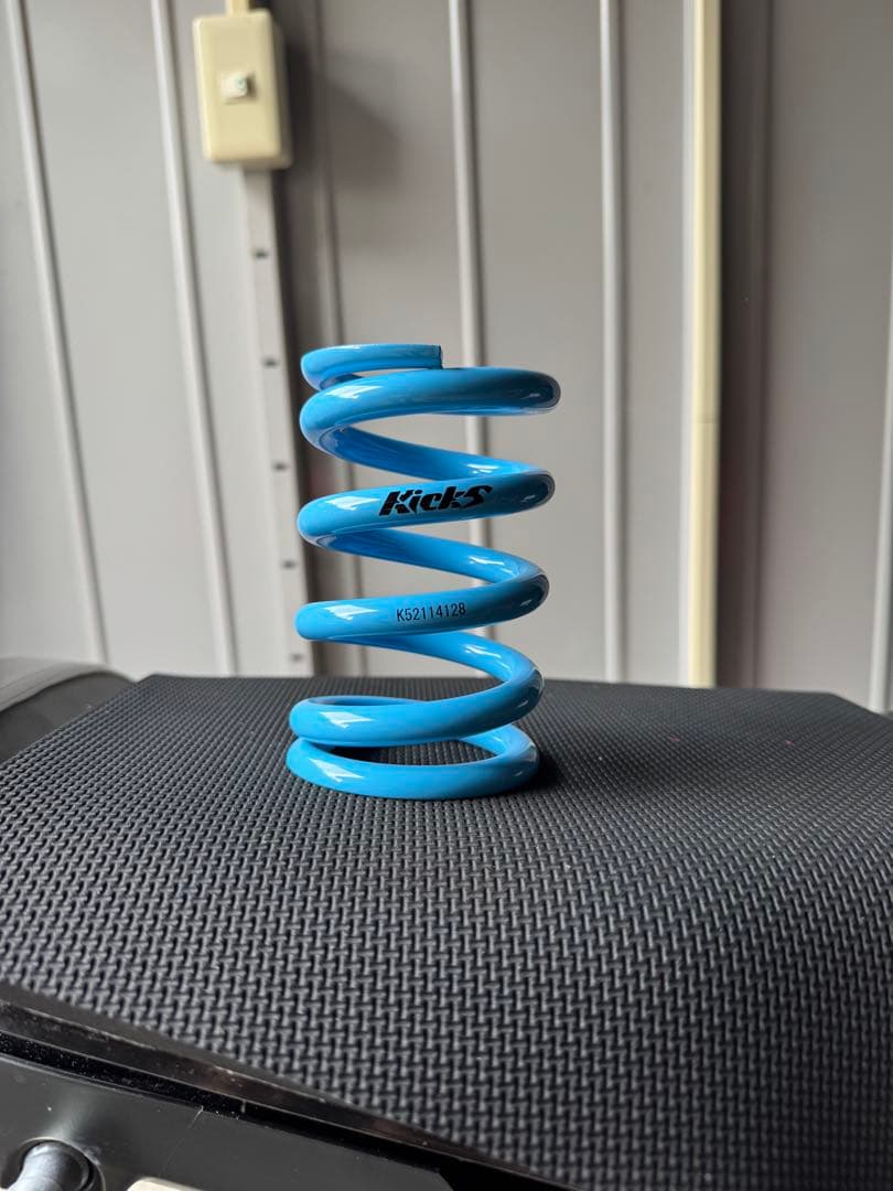 グロム　GROM jc92 Kicks キックス　リアスプリング 12.8k