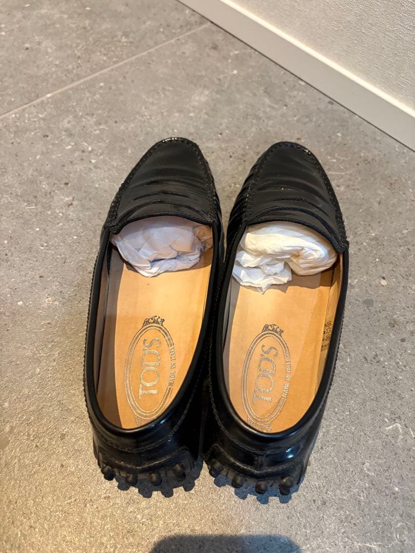 トッズ / エナメルローファー ドライビングシューズ 黒　　37.5