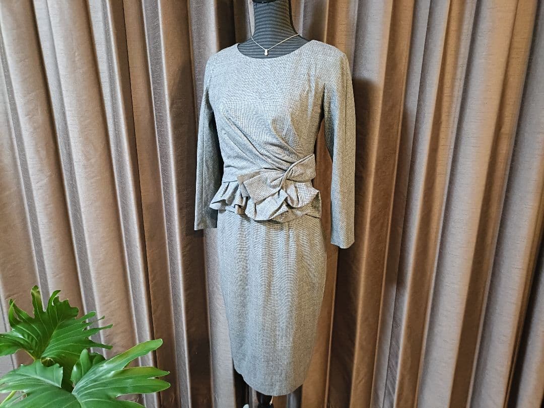 極美品☆ポールカ☆高級ウールデザインドレープワンピース38グレーチェック