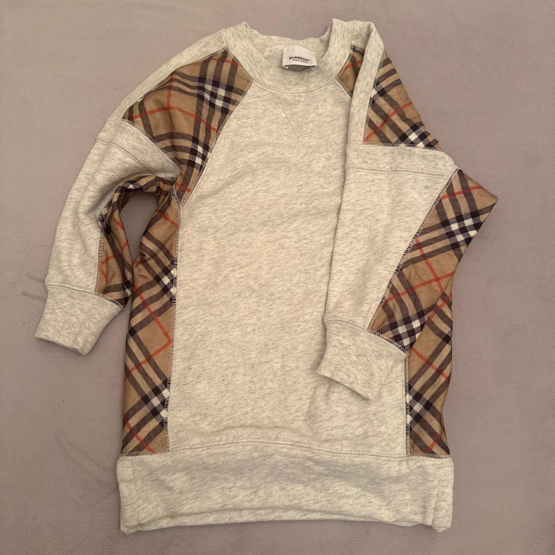 バーバリー　BURBERRY グレー トレーナー　4Y