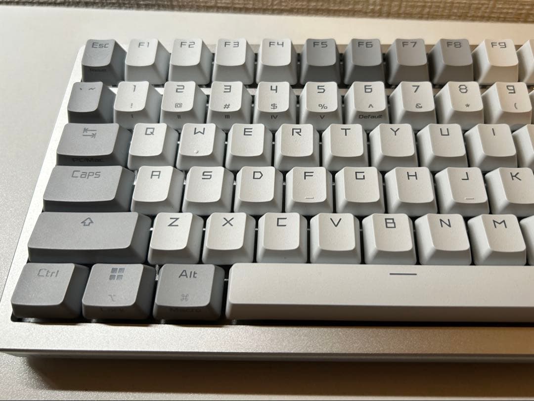 エイスースASUS ROG AZOTH ワイヤレスゲーミングキーボード ほぼ新品