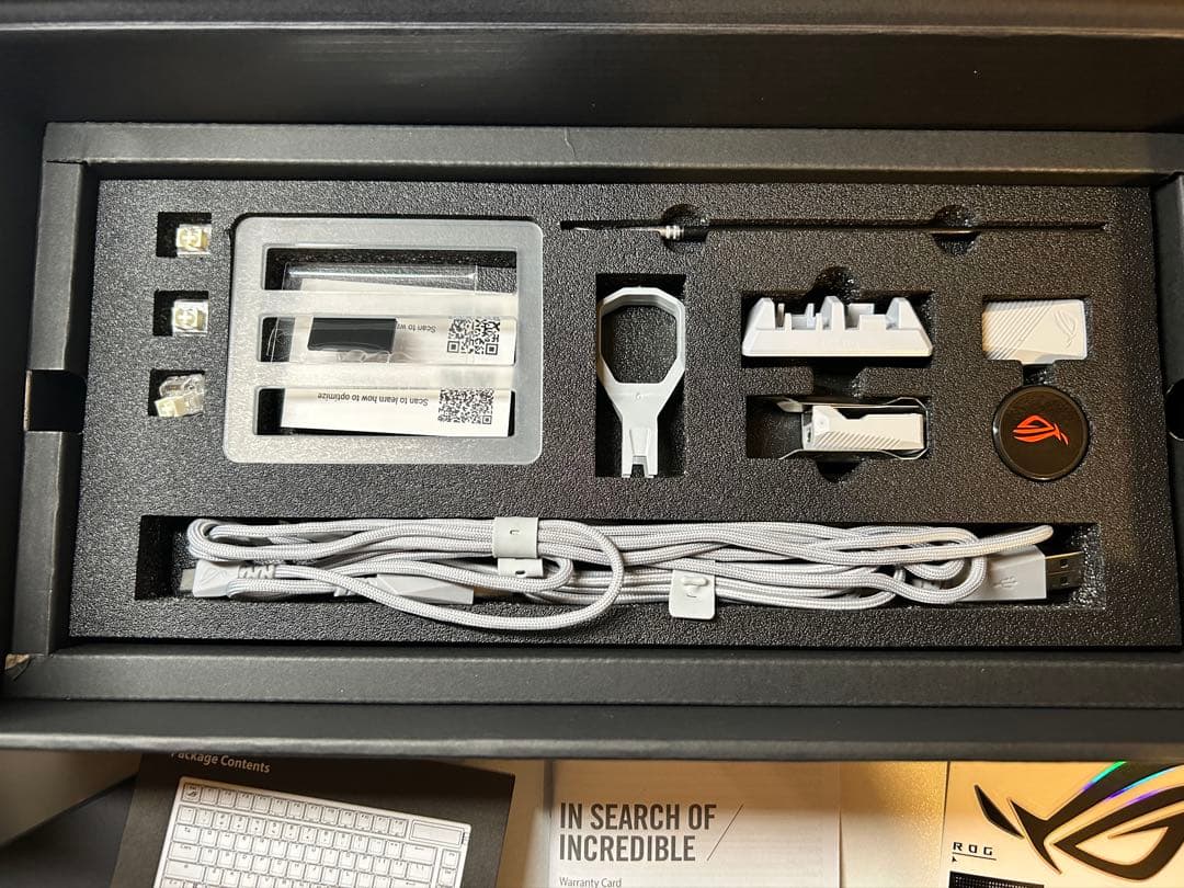 エイスースASUS ROG AZOTH ワイヤレスゲーミングキーボード ほぼ新品