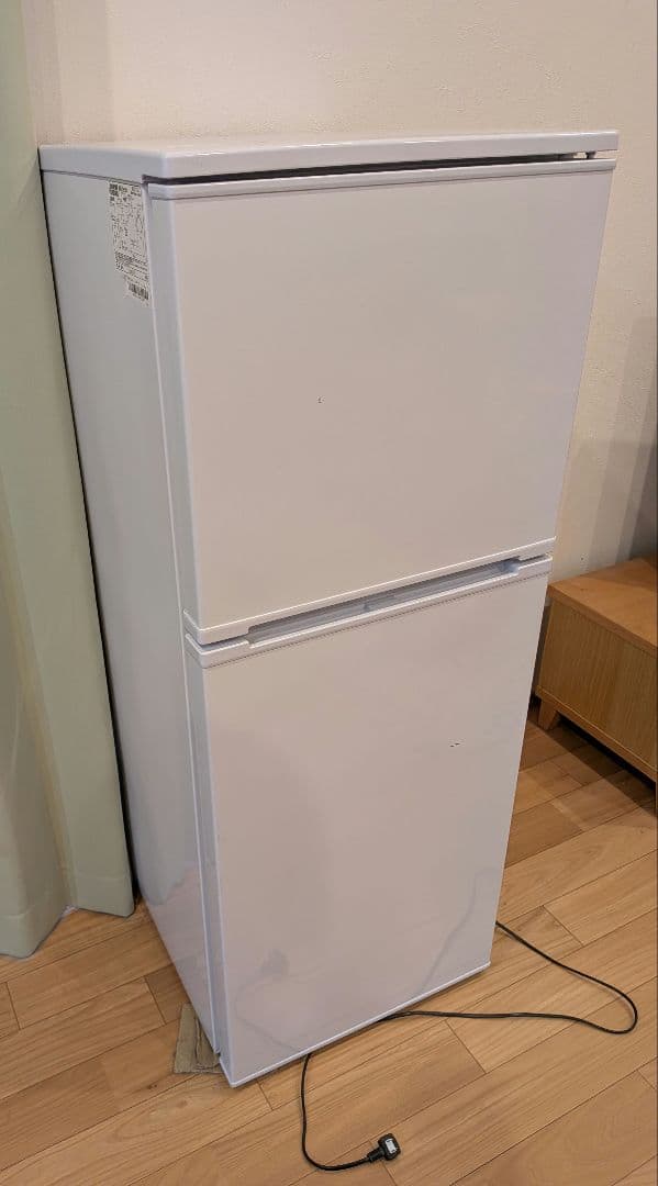 ホワイト 上冷凍庫 冷蔵庫(傷2か所)　139L