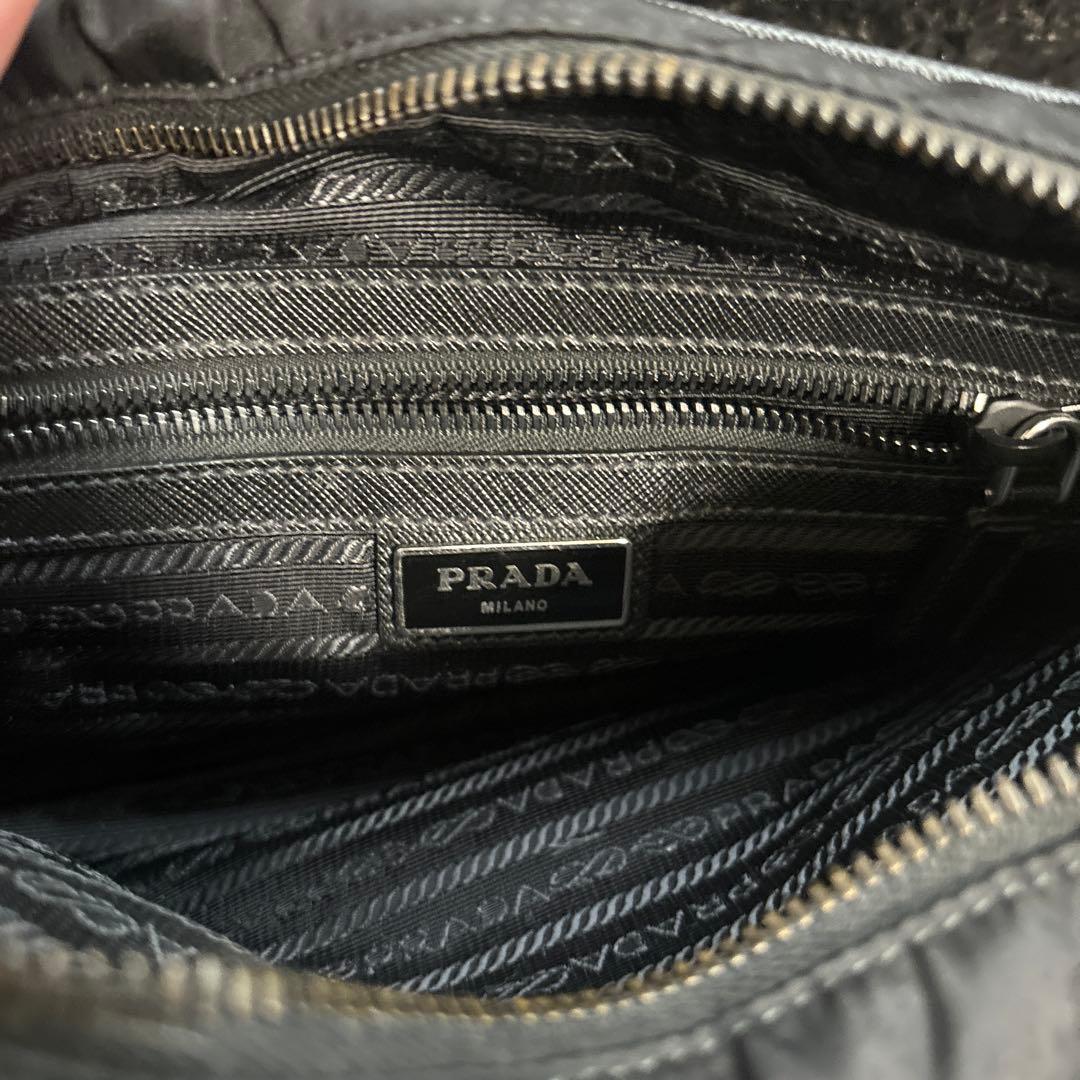 PRADA ブラック ショルダーバッグ