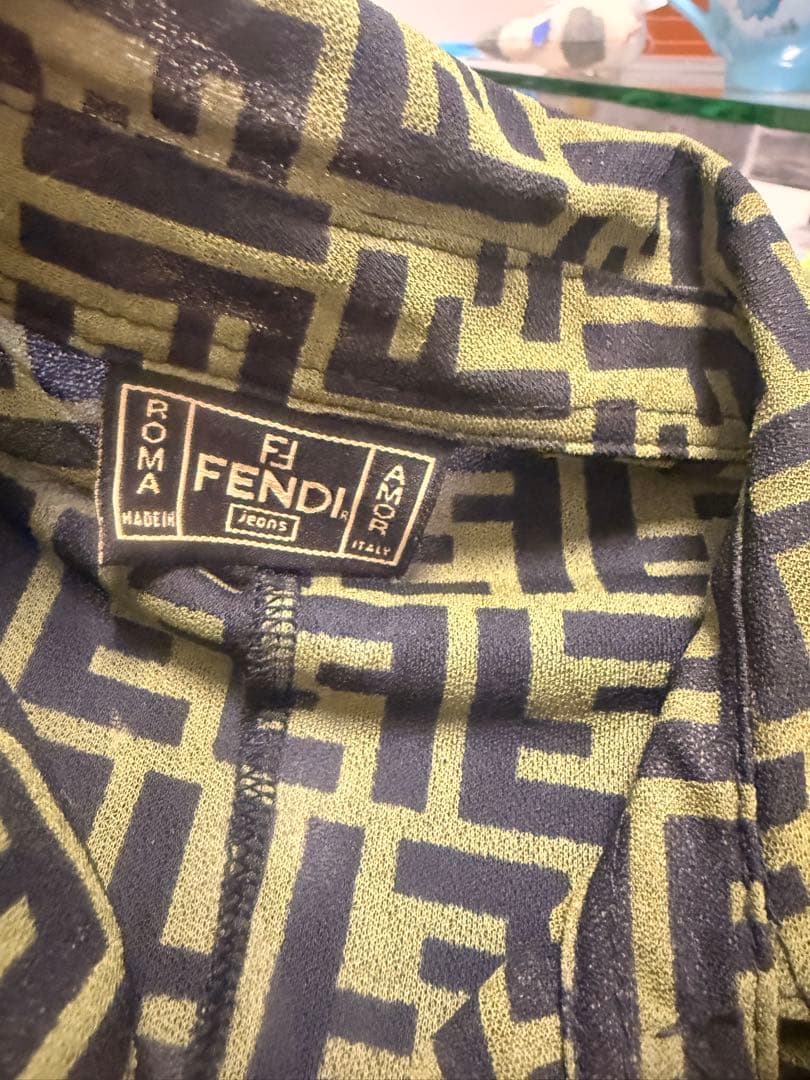 か*)様 Fendi ロゴプリント 長袖シャツ