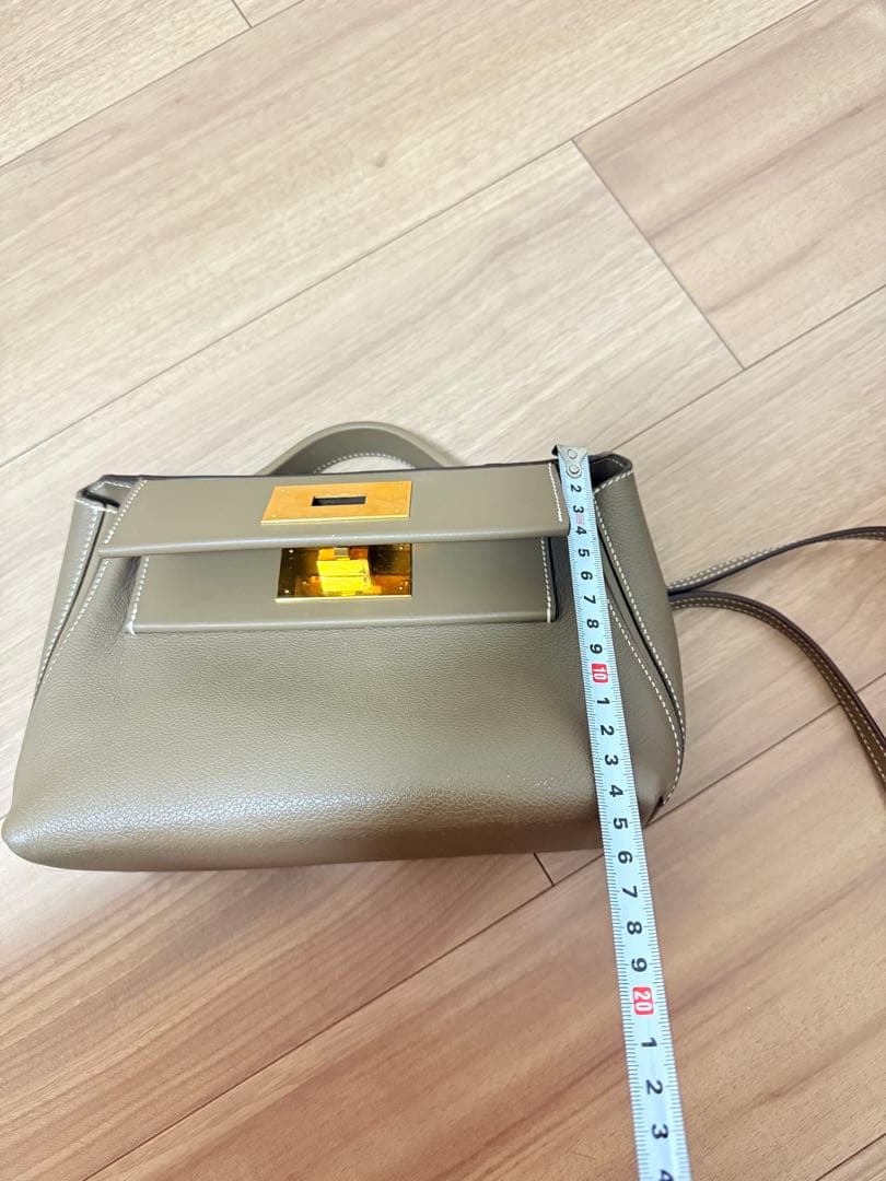 グレー ハンドバッグ ゴールド金具付き