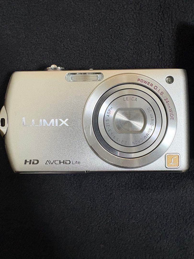 Panasonic LUMIX DMC-FX70 シルバー　コンパクトデジカメ