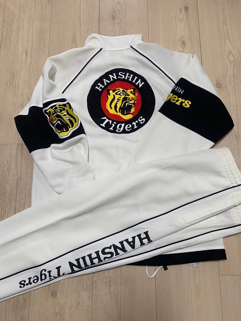 阪神タイガースセットアップジャージ【レア希少】刺繍ロゴ　上下セット　ユニフォーム