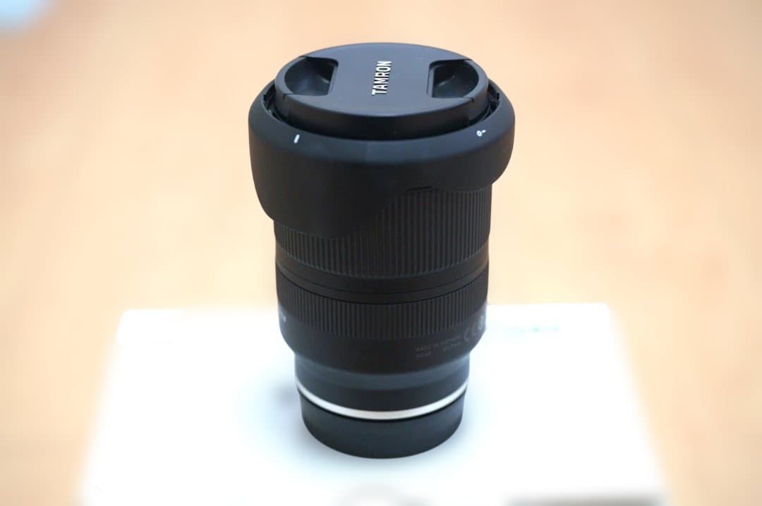 TAMRON 広角レンズ レンズフード付き F/2.8 17-28mm