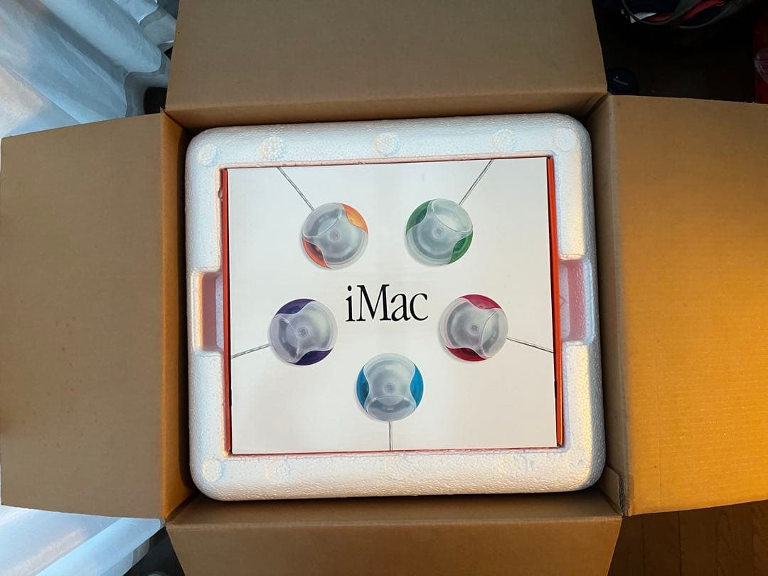 Apple iMac G3 ストロベリー　オリジナルのキーボード付き