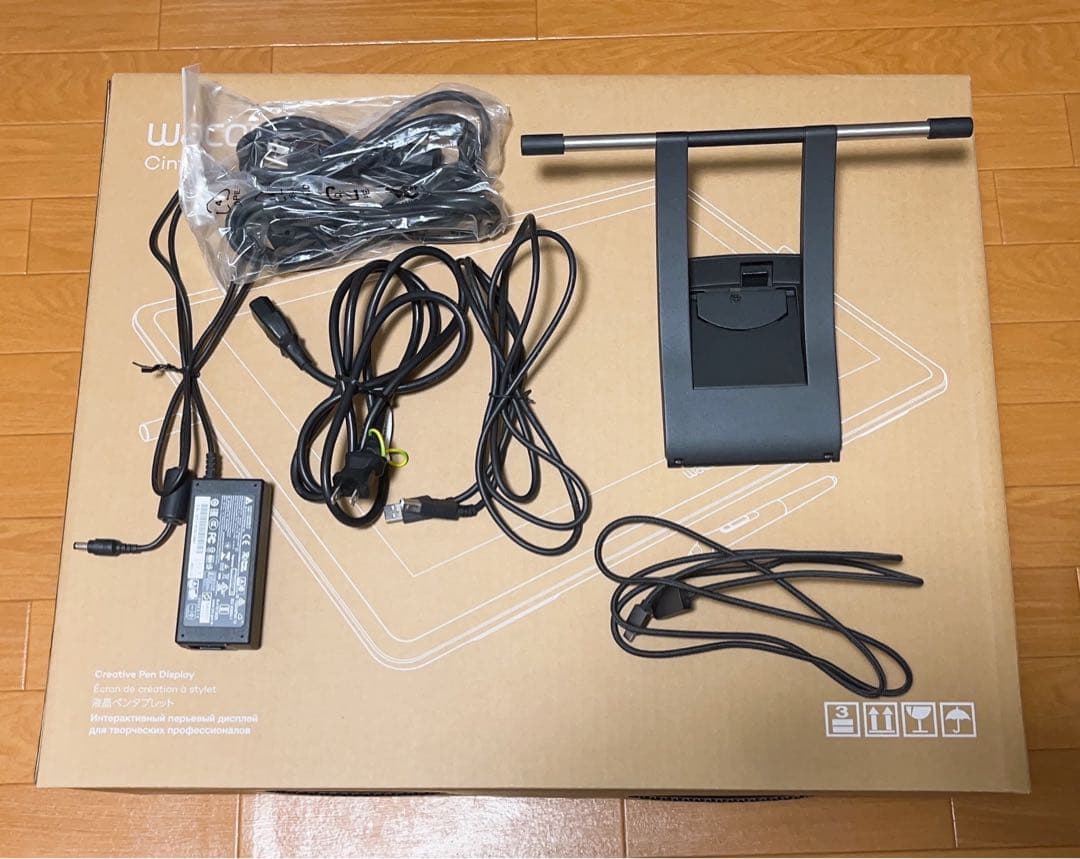 液タブ・ペンタブ Wacom Cintiq 22 DTK2260