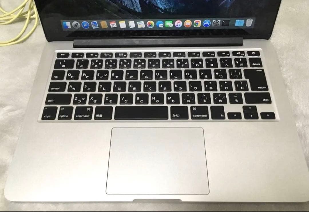 MacBook Pro13インチ Early2015 音割れ充電器付イヤホンOK