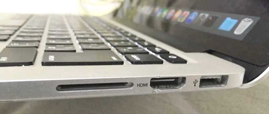 MacBook Pro13インチ Early2015 音割れ充電器付イヤホンOK