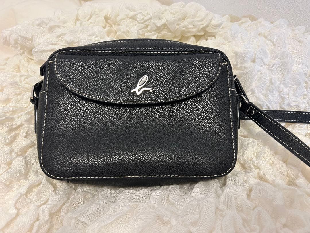 【agnes b.】レザーショルダーバッグ