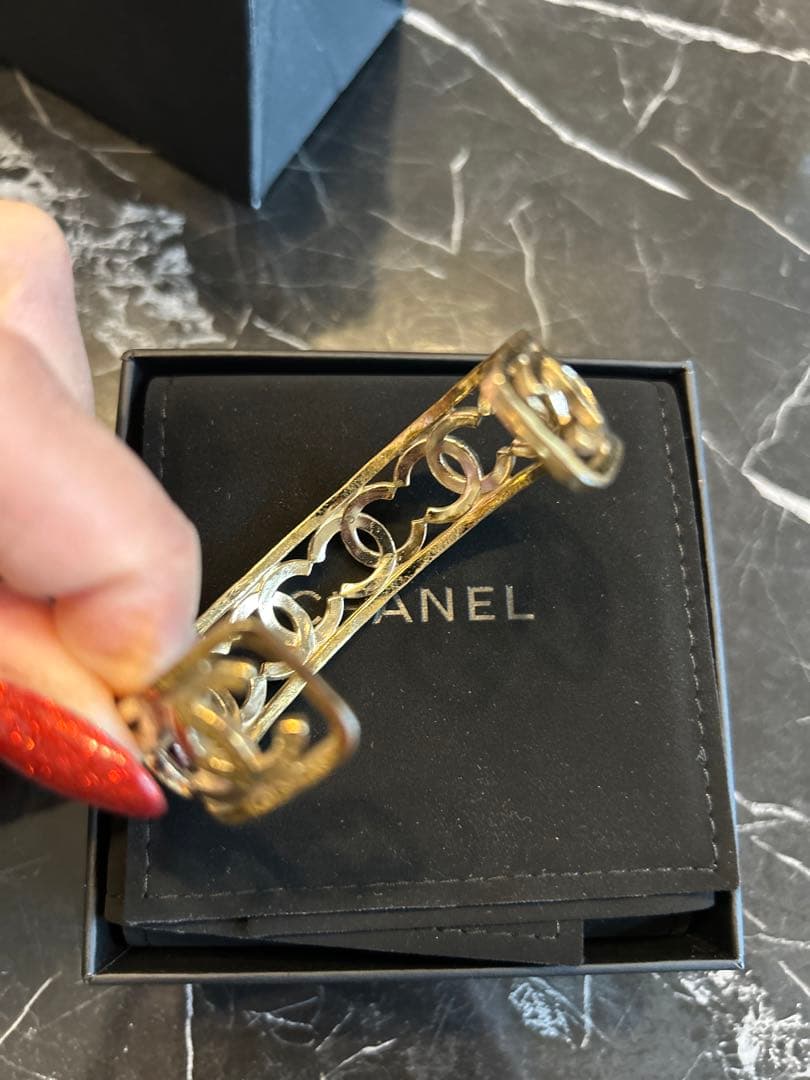 最終お値下げ！！CHANEL 美品　レア　ゴールドバングル
