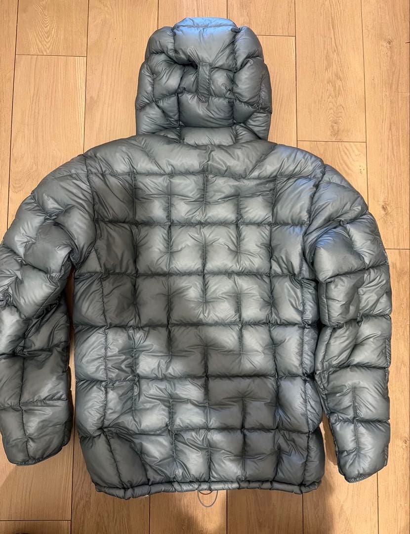 プラズマ1000アルパインダウンパーカー　Ｌ　モンベルmontbell