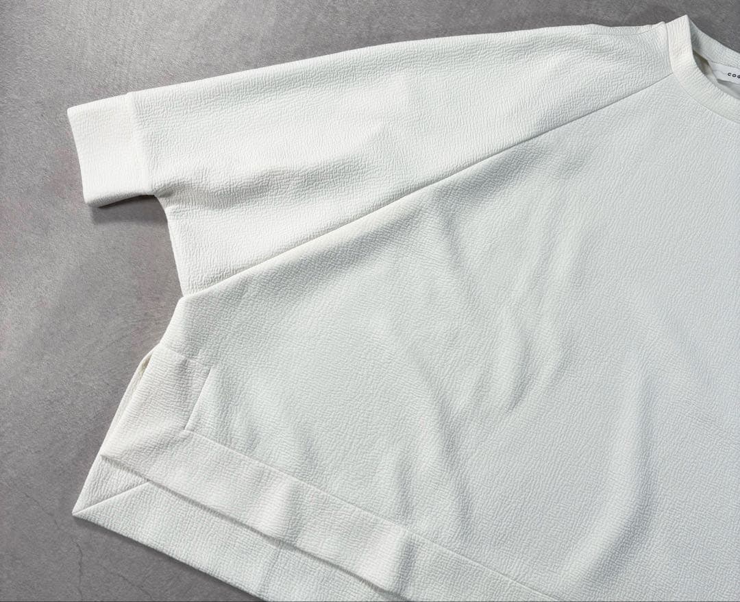 極美品 25SS COGTHEBIGSMOKE デイジートップ エンボス加工