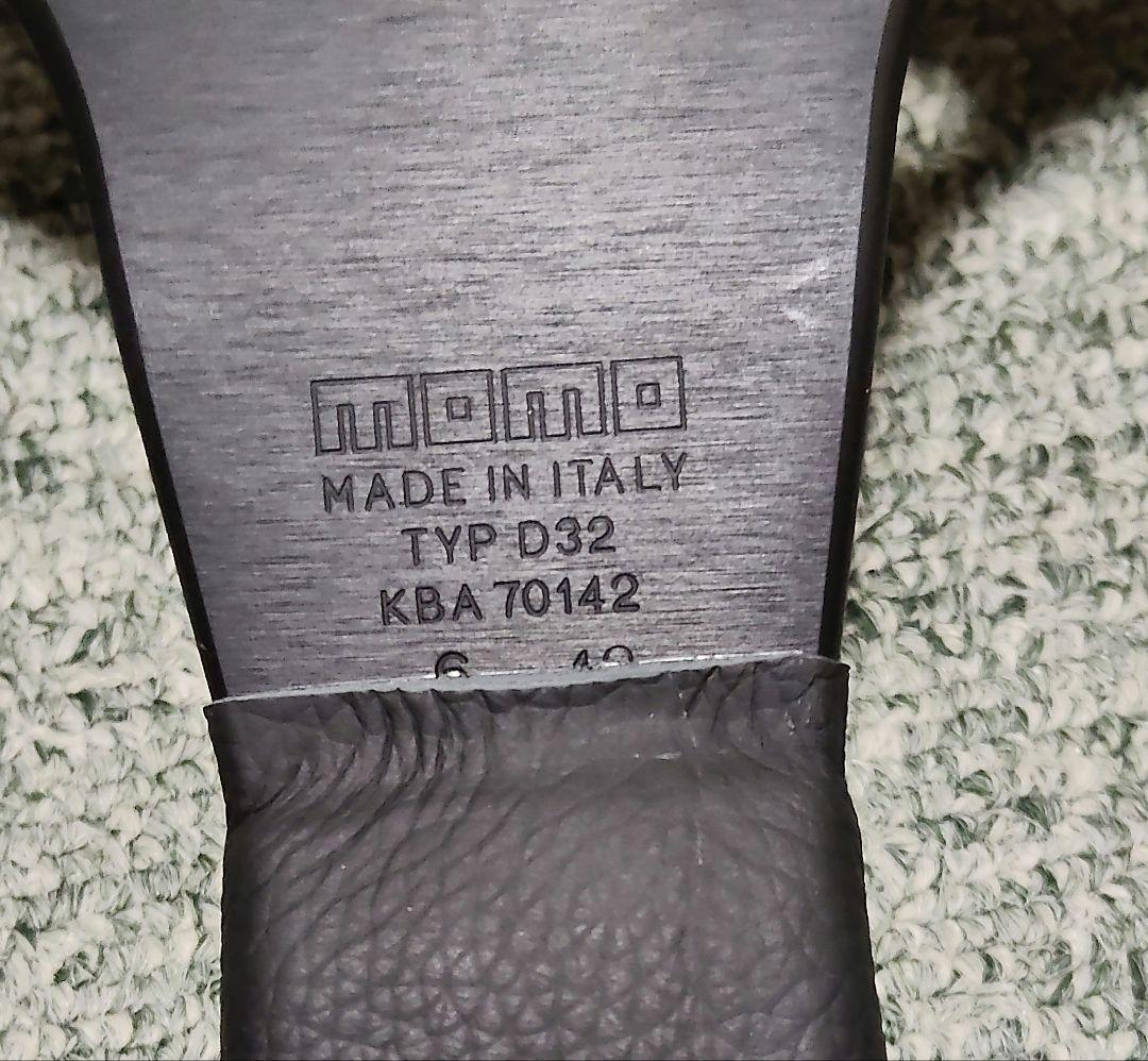 MOMO モモ　ステアリング TYP D32 KBA 70142