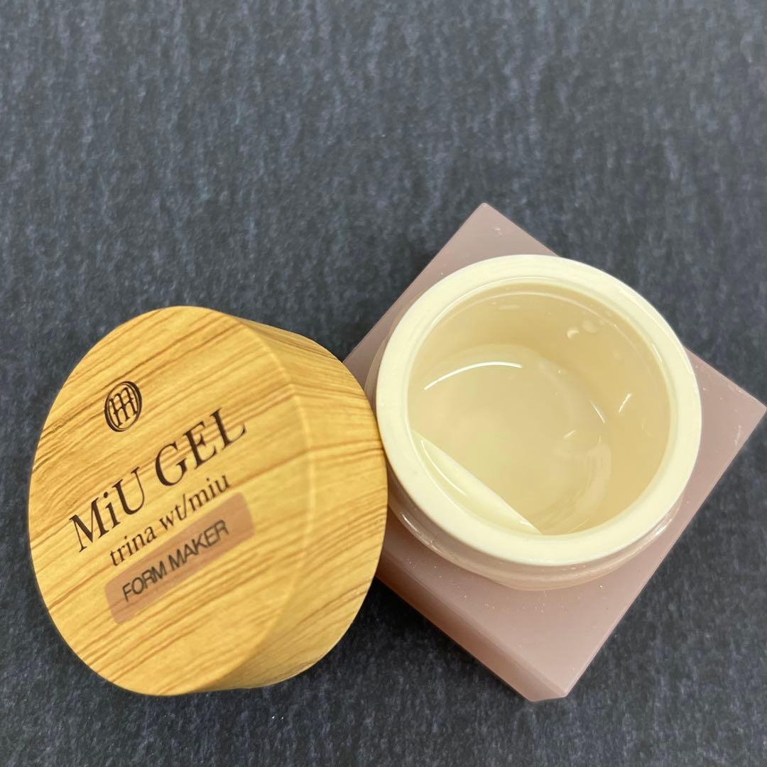 MIUGEL シグネチャーフロート