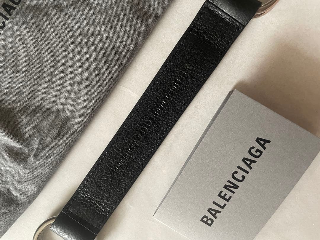 23時までお値引き⭐︎新品未使用バレンシアガ ロゴプリントレザーキーホルダー