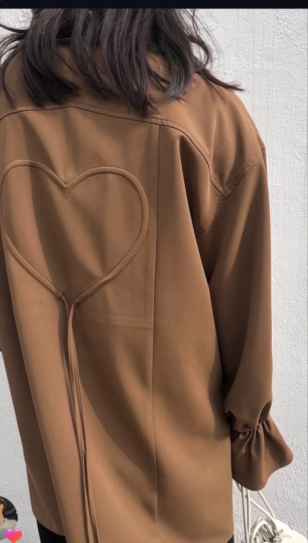 トップス BACK HEART DESIGN OVER BLOUSE