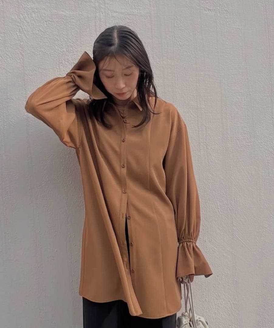 トップス BACK HEART DESIGN OVER BLOUSE