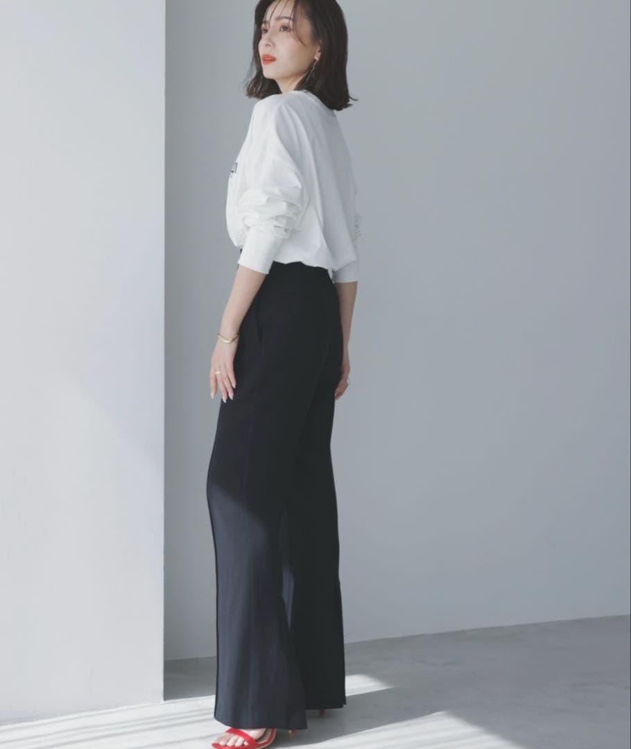 anuans バックベンツセミフレアパンツ