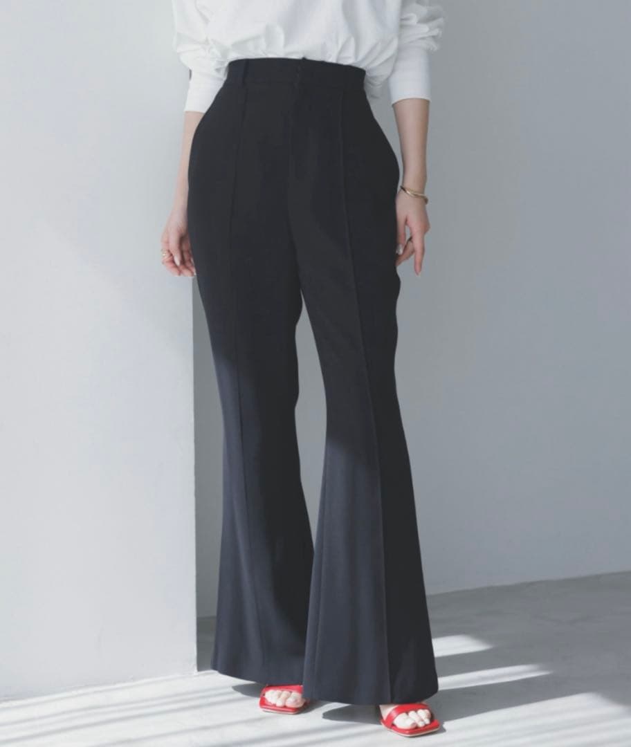 anuans バックベンツセミフレアパンツ