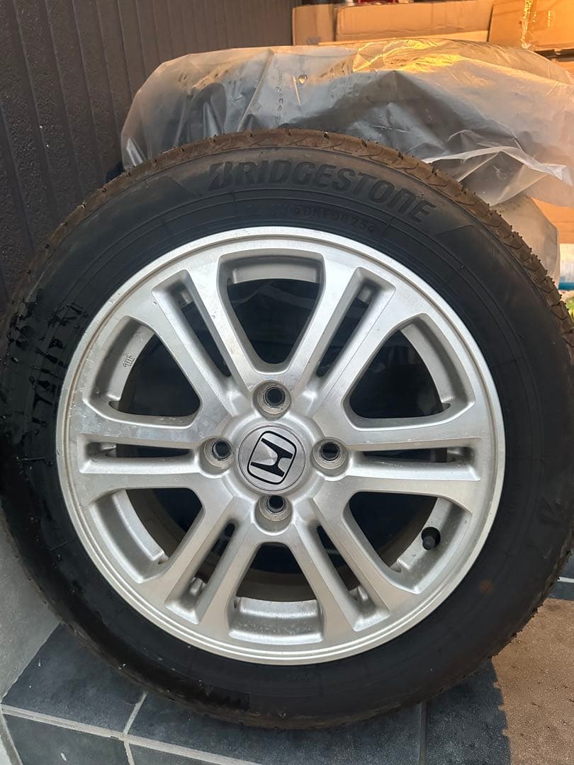 かたつもり　ホンダ　N-BOX タイヤ　ホイールセット