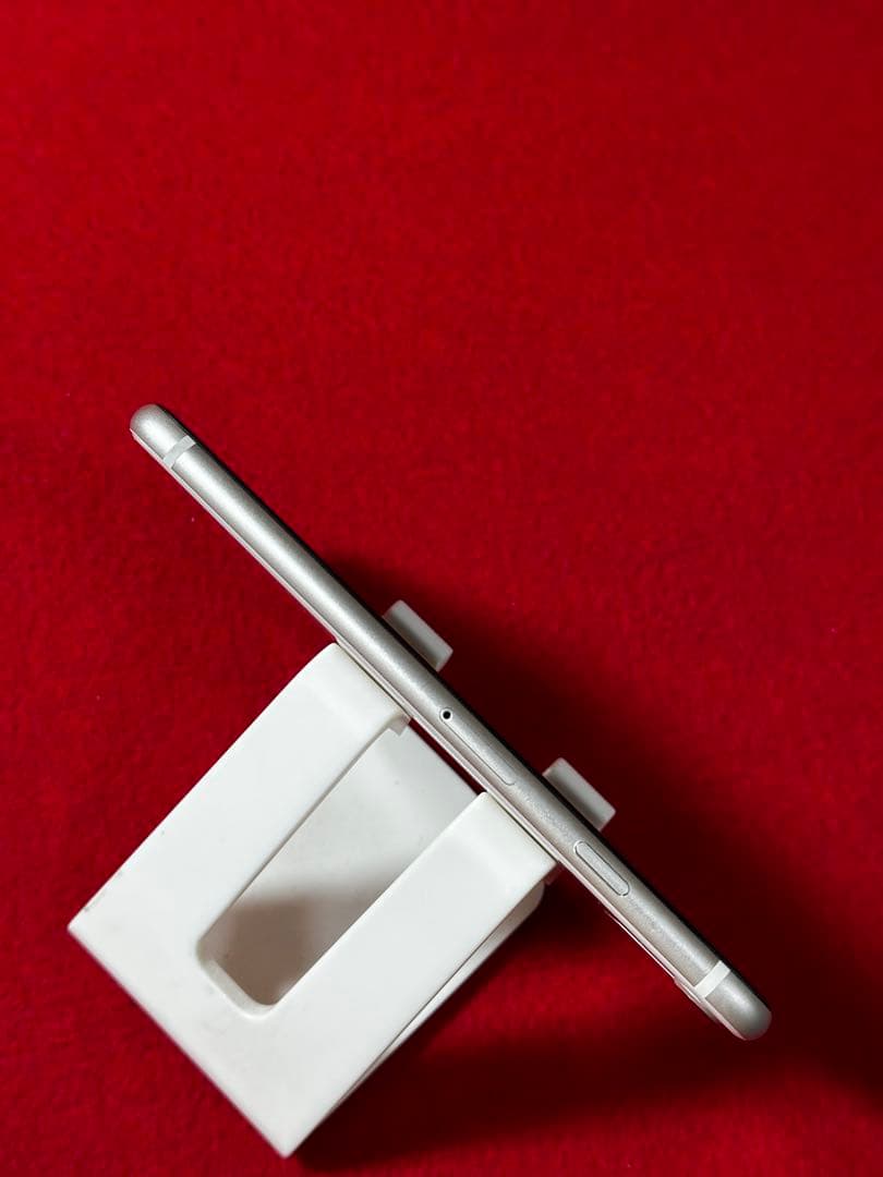 【4263】iPhone SE3第3世代スターライト 64GB simフリー