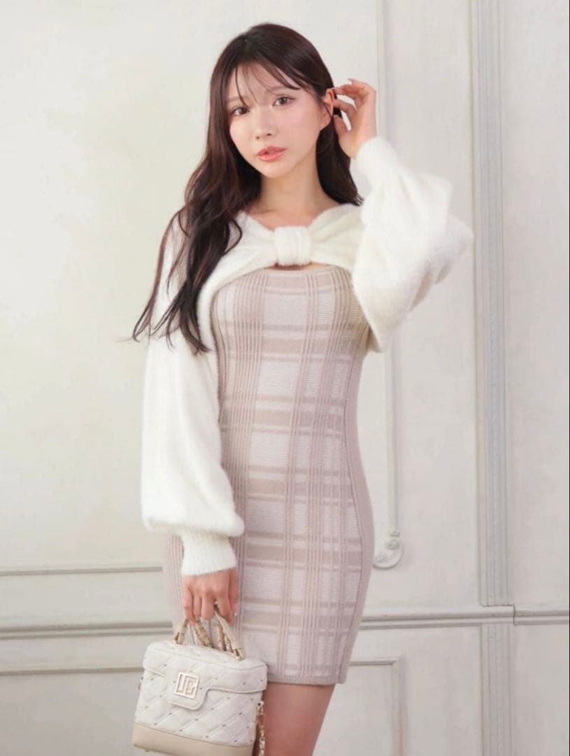 LIP SERVICE リボンフェザーアンサンブルニットワンピース アイボリー