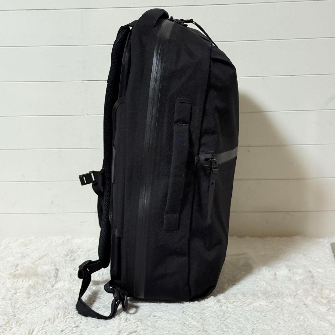 未使用✨ブラックエンバー　シャドウ　バックパック　防水　22L 黒　2way