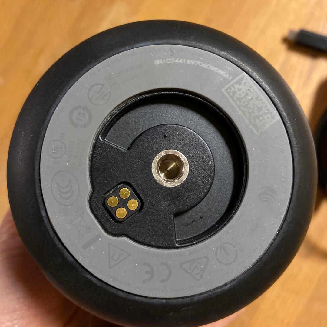 Bose SoundLink RevolveⅡと付属アダプター