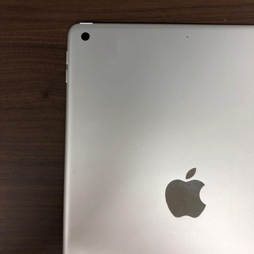 翔*ん様 iPad (第8世代) 32GB Wi-Fi モデル ID ad843
