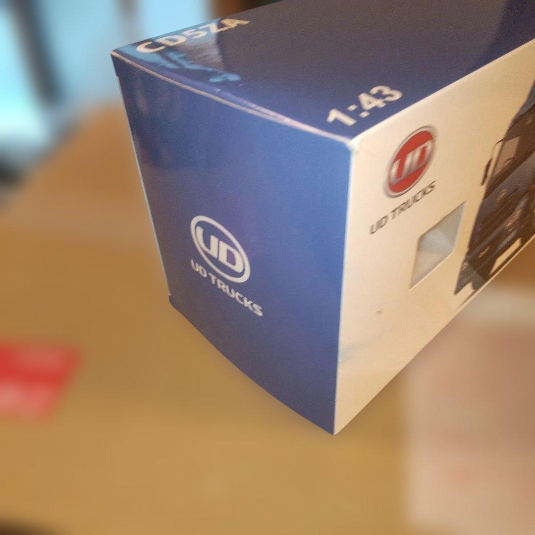 UDトラックス　UD TRUCKS Quon ミニカー 1/43