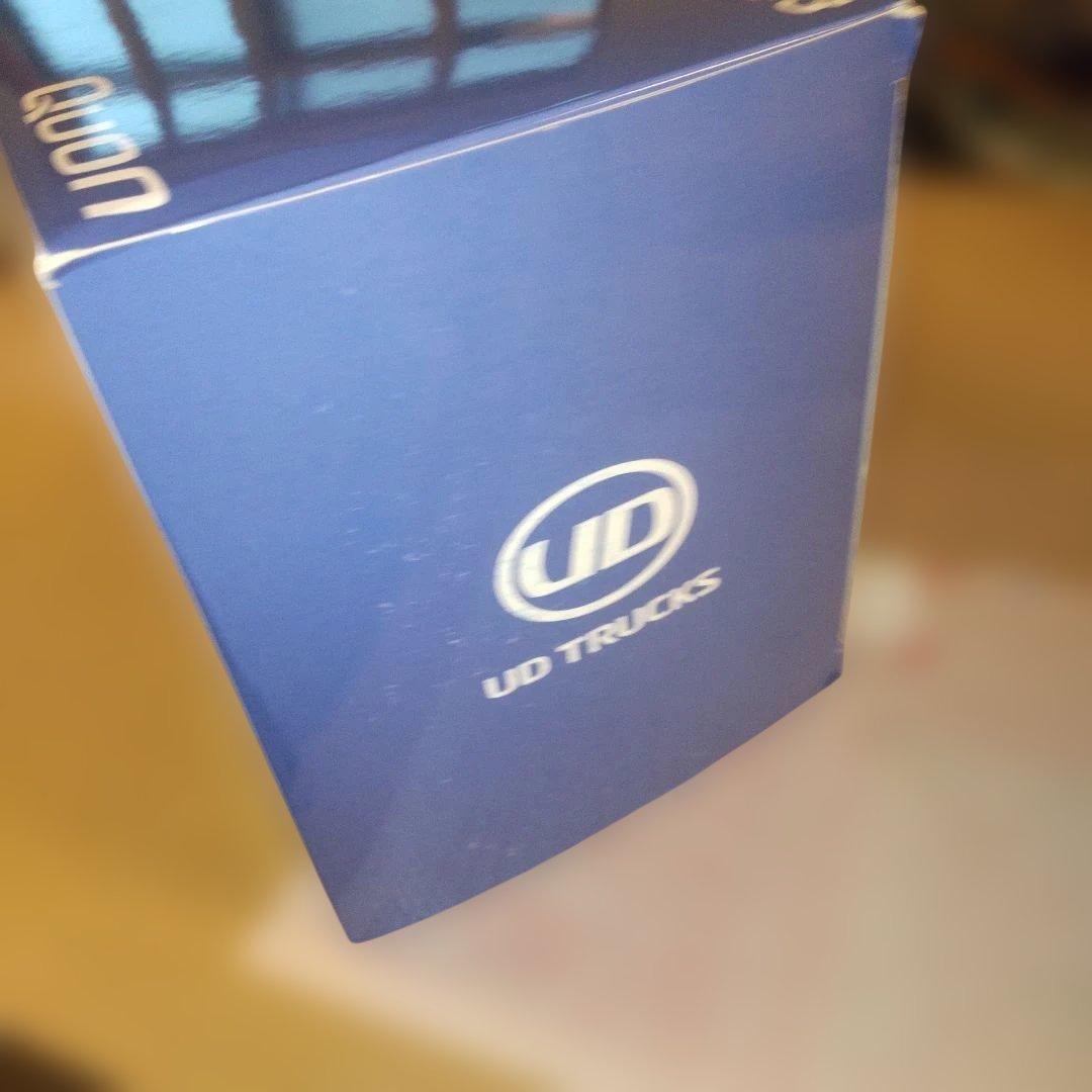 UDトラックス　UD TRUCKS Quon ミニカー 1/43