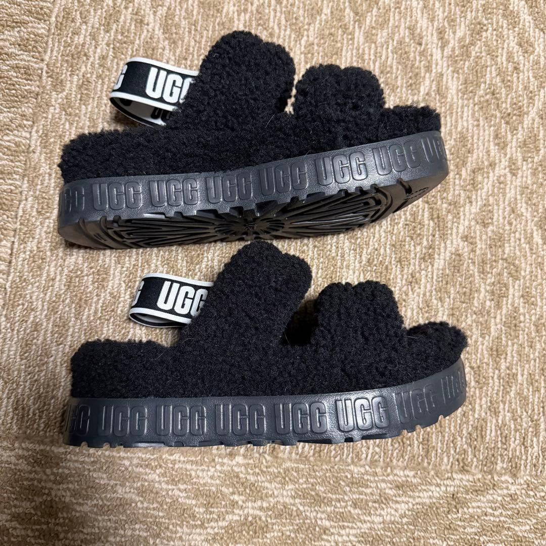 【新品未使用】UGG 黒 もこもこ厚底サンダル