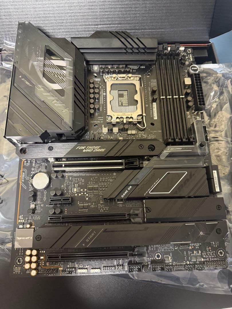 ROG STRIX Z790-F GAMING WIFI マザーボード