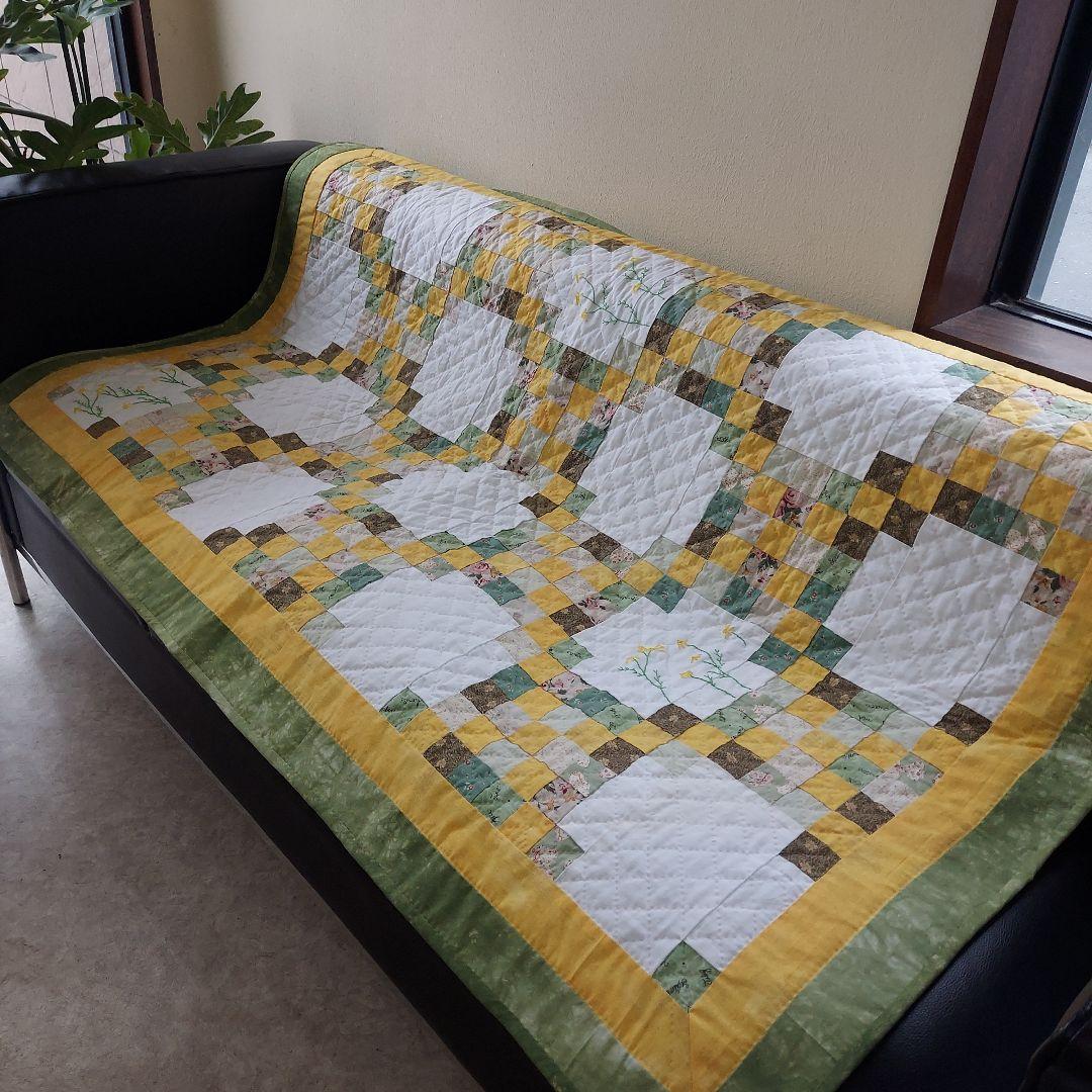 パッチワークキルト　タペストリー