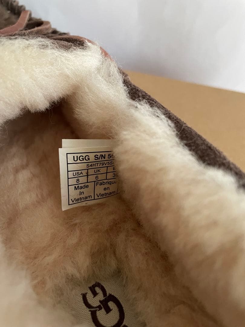 UGG ブラウン モカシン25 新品