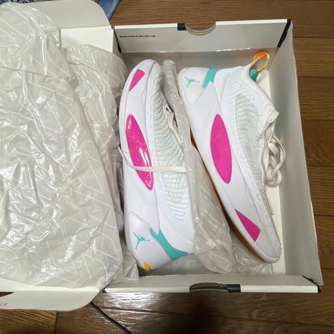 Jordan バスケットボールシューズ ホワイト/ピンク/ターコイズ