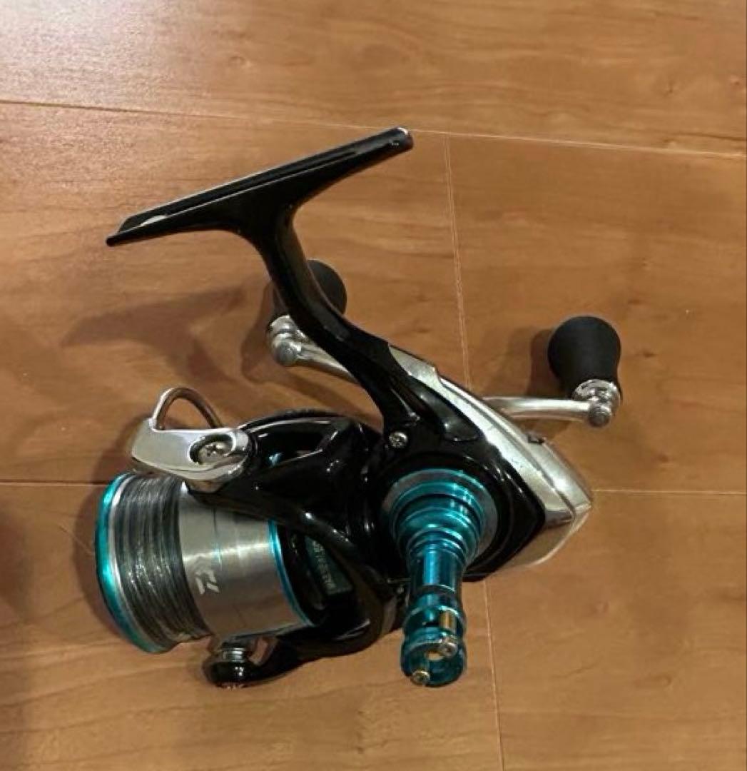 ダイワ エメラルダス 2500S-H-DH スピニングリール DAIWA