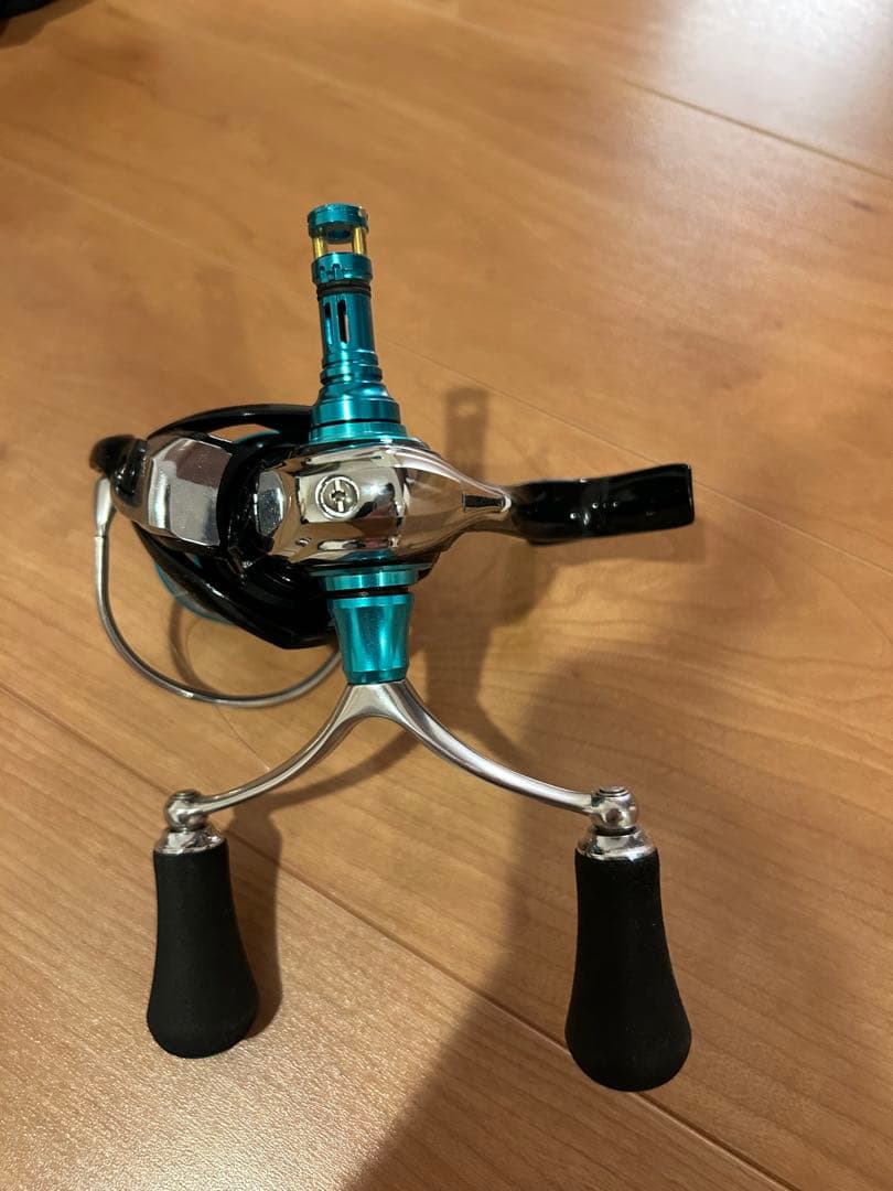 ダイワ エメラルダス 2500S-H-DH スピニングリール DAIWA