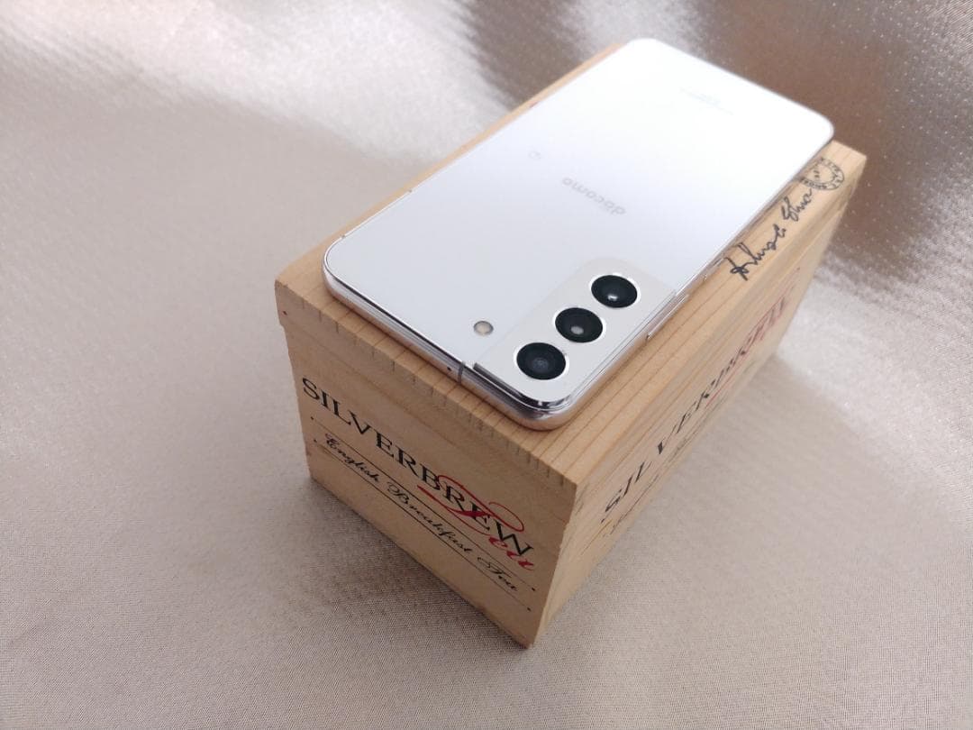 美品 バッテリー良 　Galaxy S22 SC-51C ホワイト 豪華おまけ