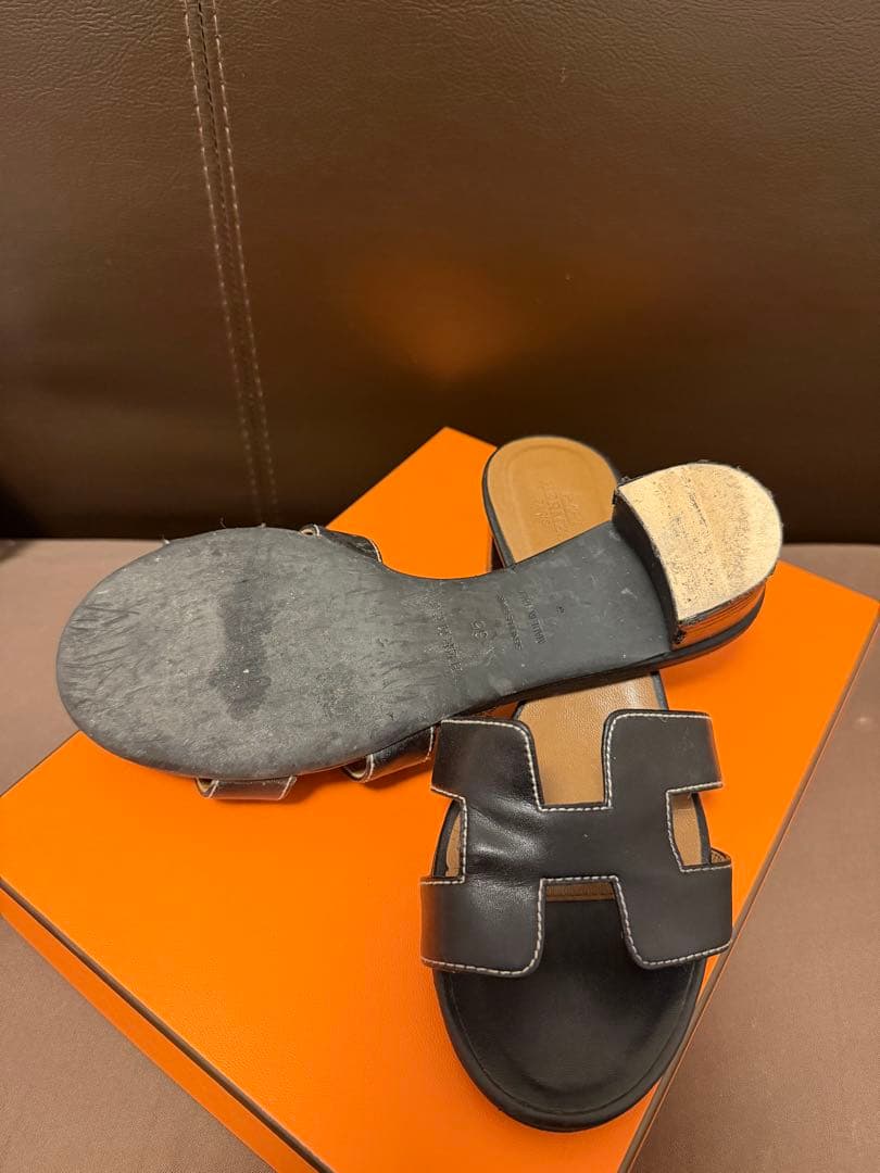 HERMES ブラックレザー ミュールサンダル