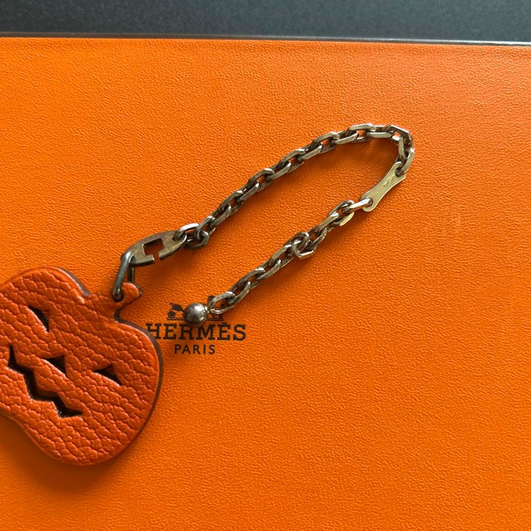 エルメス レザー　ハロウィンかぼちゃチャーム